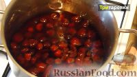 Фото приготовления рецепта: Варенье из клубники с целыми ягодами - шаг №4
