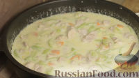 Фото приготовления рецепта: Сливочный соус (подлива) из курицы с кабачками - шаг №10