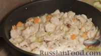 Фото приготовления рецепта: Сливочный соус (подлива) из курицы с кабачками - шаг №6