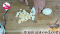 Фото приготовления рецепта: Запечённые рулеты из лаваша с капустой и беконом в яично-молочной заливке - шаг №4