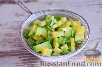 Фото приготовления рецепта: Овощной салат с рисом - шаг №5