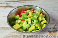 Фото приготовления рецепта: Овощной салат с рисом - шаг №9