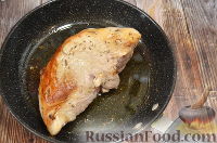 Фото приготовления рецепта: Свиной окорок в сливочно-грибном соусе - шаг №4