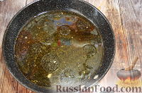Фото приготовления рецепта: Свиной окорок в сливочно-грибном соусе - шаг №5