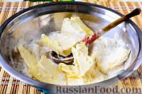 Фото приготовления рецепта: Салат "Мимоза" с хеком и сыром - шаг №9