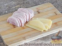 Фото приготовления рецепта: "Веер" из баклажана с ветчиной и сыром - шаг №4