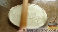 Фото приготовления рецепта: Капустный пирог из домашнего слоено-дрожжевого теста - шаг №17