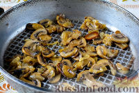 Фото приготовления рецепта: Салат с грибами, ветчиной и сыром - шаг №2
