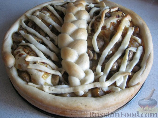 Пирог из дрожжевого теста с картошкой и грибами – пошаговый рецепт приготовления с фото