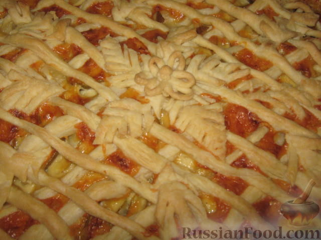 Пирог из слоеного теста с адыгейским сыром и зеленым луком (ИЯ): рецепт