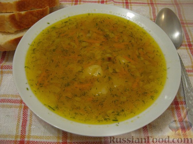 Легкий рыбный суп из хребта и головы горбуши