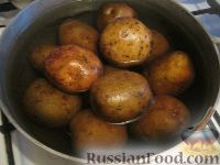 Фото приготовления рецепта: Пирожки картофельные с мясом - шаг №3