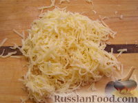 Фото приготовления рецепта: Помидоры, фаршированные сырным салатом - шаг №2