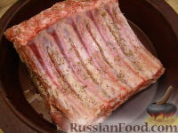 Фото приготовления рецепта: Свинина, запеченная с картофелем - шаг №3