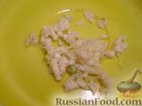 Фото приготовления рецепта: Салат из курицы-гриль с клубникой - шаг №7