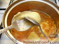 Фото приготовления рецепта: Куриный суп с галушками - шаг №6