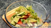 Фото приготовления рецепта: Теплый салат с куриной печенью и шампиньонами - шаг №12