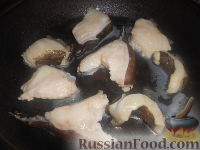 Фото приготовления рецепта: Гоферия пиака - тушеная рыба (греческая кухня) - шаг №13