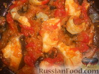 Фото приготовления рецепта: Гоферия пиака - тушеная рыба (греческая кухня) - шаг №15