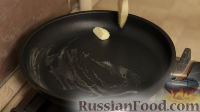 Фото приготовления рецепта: Пышный французский омлет с сырным соусом - шаг №8