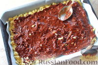 Фото приготовления рецепта: Сливовый пирог с шоколадом - шаг №11