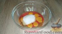 Фото приготовления рецепта: Персиковый рулет - шаг №3