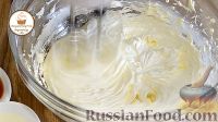 Фото приготовления рецепта: Ванильные капкейки с масляным кремом - шаг №12