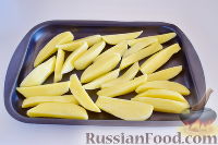 Фото приготовления рецепта: Куриная грудка с картофелем (в духовке) - шаг №3