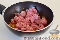 Фото приготовления рецепта: Кабачки с фаршем и сыром (в духовке) - шаг №6