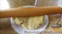 Фото приготовления рецепта: Пирог с молодой капустой, из песочного теста - шаг №3