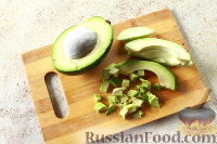 Фото приготовления рецепта: Салат из яиц и авокадо - шаг №4