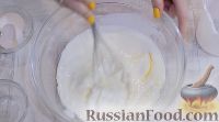 Фото приготовления рецепта: Ленивые пирожки с зелёным луком и яйцом - шаг №2