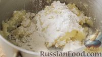 Фото приготовления рецепта: Картофельные котлеты с грибной подливой - шаг №7