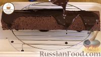 Фото приготовления рецепта: Чешский шоколадный рулет с масляным кремом - шаг №18