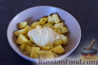 Фото приготовления рецепта: Картофельный салат с луком и беконом - шаг №6