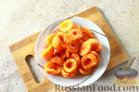 Фото приготовления рецепта: Свинина, фаршированная абрикосами - шаг №3