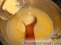 Фото приготовления рецепта: Мамалыга со сметаной - шаг №3