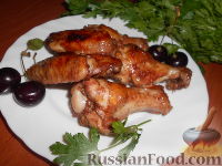 Фото к рецепту: Куриные крылышки в вишневом маринаде
