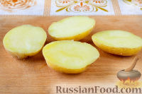 Фото приготовления рецепта: Картофель, фаршированный сыром и колбасой - шаг №2