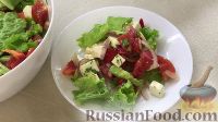 Фото к рецепту: Овощной салат с авокадо и брынзой