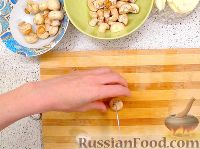 Фото приготовления рецепта: Сливочный соус с грибами (и курицей) - шаг №2