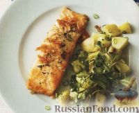 Фото к рецепту: Жареный лосось с картофельным салатом