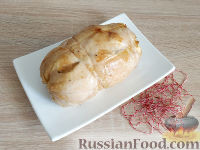 Фото приготовления рецепта: Куриный рулет с сыром и томатами - шаг №14