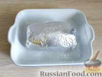 Фото приготовления рецепта: Куриный рулет с сыром и томатами - шаг №12