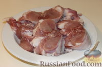 Фото приготовления рецепта: Кролик с картошкой и грибами в сметано-горчичном соусе - шаг №2