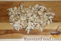 Фото приготовления рецепта: Кролик с картошкой и грибами в сметано-горчичном соусе - шаг №7
