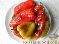 Фото приготовления рецепта: Жареный болгарский перец в чесночном маринаде - шаг №2