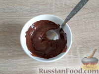 Фото приготовления рецепта: Коктейль из кефира с шоколадом - шаг №2