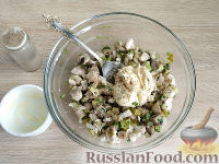 Фото приготовления рецепта: Индейка, тушенная с грибами и овощами в томатно-сметанном соусе - шаг №2