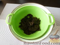 Фото приготовления рецепта: Окрошка на грибном бульоне с квасом - шаг №3